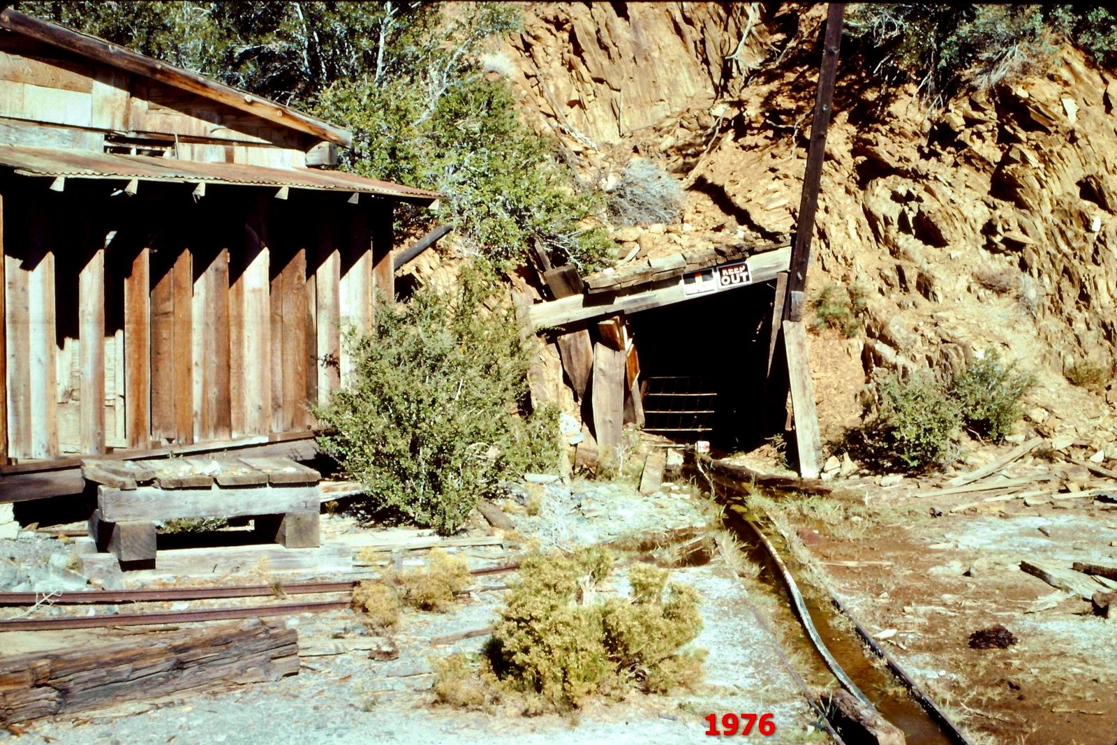 Challenge: Can You Identify This Historic Mine and Mountain Range from 1976? ⚒️🏔️🔍